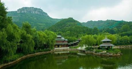 文明旅游新風尚，泉城景區展新顏——聚焦“十一”假期第五天景區管理與游客風貌